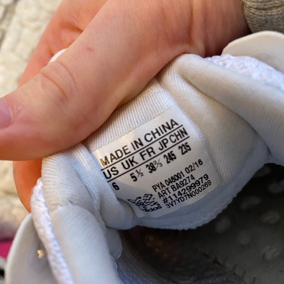 Adidas white ultraboost size 7.5 - Picture 6 of 8